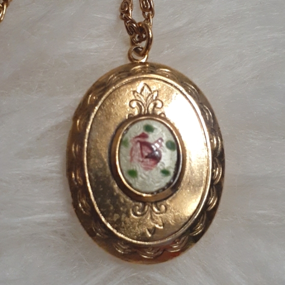 🌹Vintage Guilloche Enamel Style Locket & Chain - Picture 2 of 14